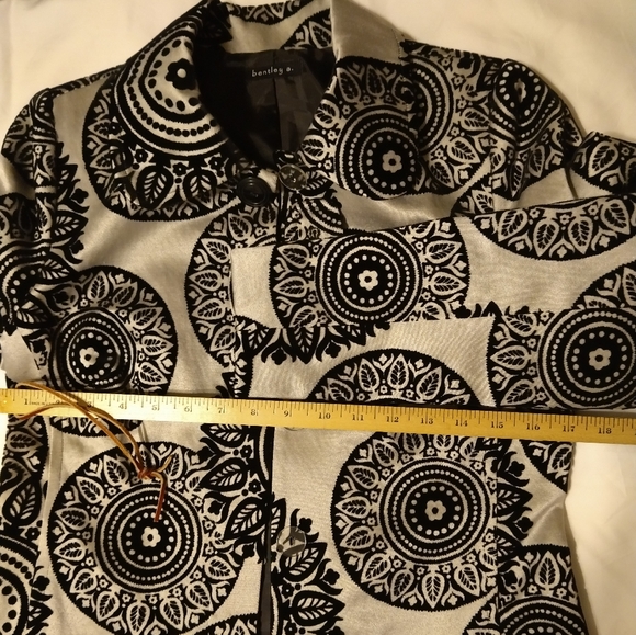 Jacket - Picture 4 of 7